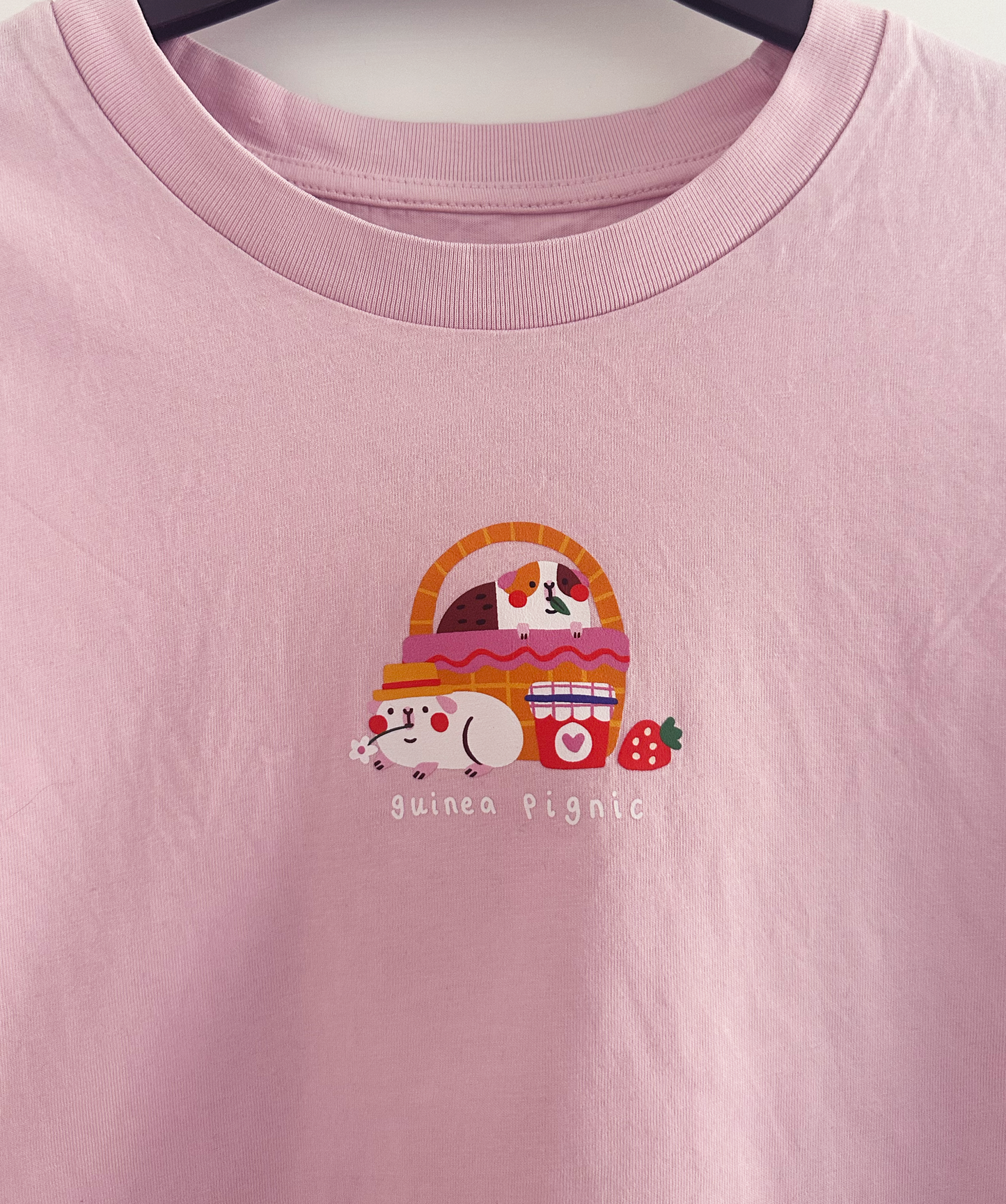 PINK Guinea Pignic Basket Cotton T-shirt